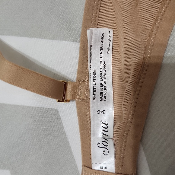 Soma Lace Bras - size 34c - Picture 5 of 7
